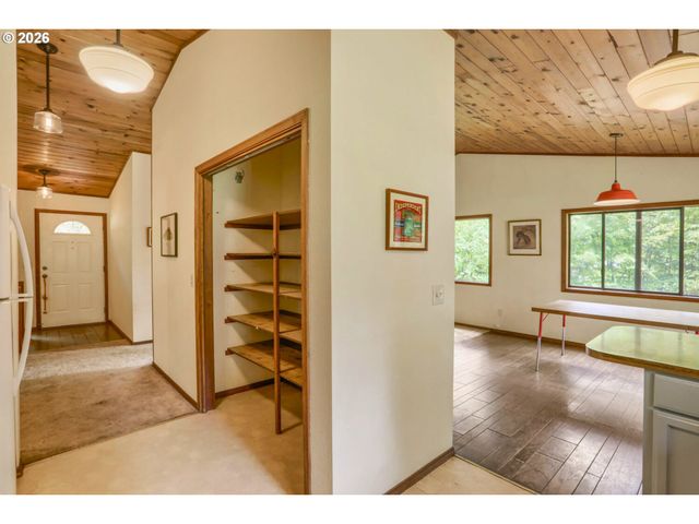 39105 Se GORDON CREEK Rd, Corbett, OR 97019