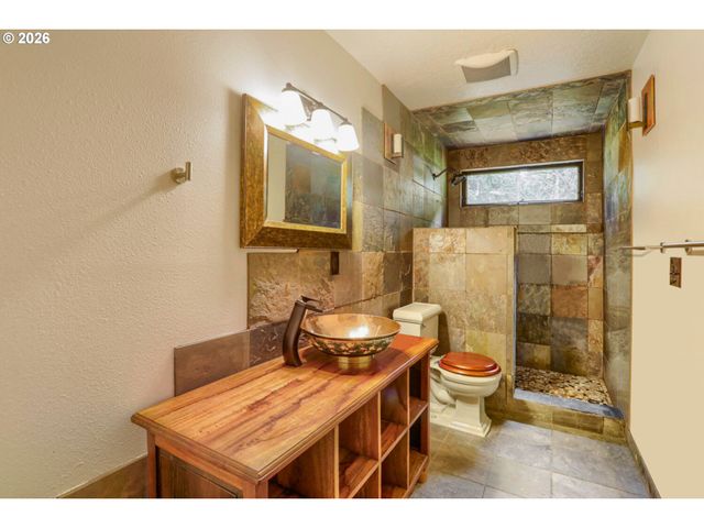 39105 Se GORDON CREEK Rd, Corbett, OR 97019
