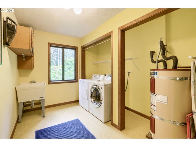 39105 Se GORDON CREEK Rd, Corbett, OR 97019