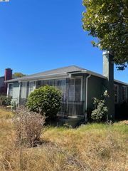 10717 Estepa Dr, Oakland, CA 94603