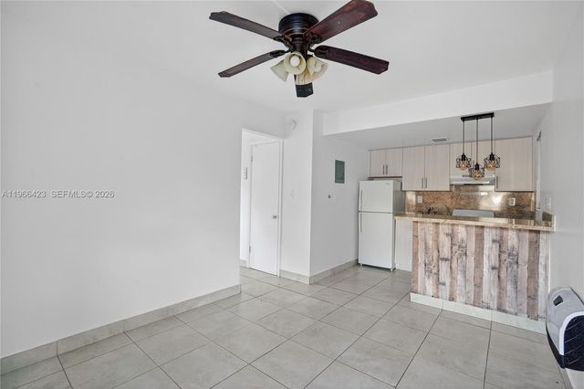 1600 S Le Jeune Rd 1, Coral Gables, FL 33134