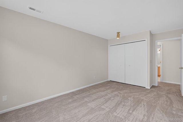 1127 South Lake Drive 117, Novi, MI 48377