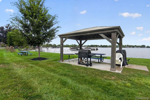 1127 South Lake Drive 117, Novi, MI 48377