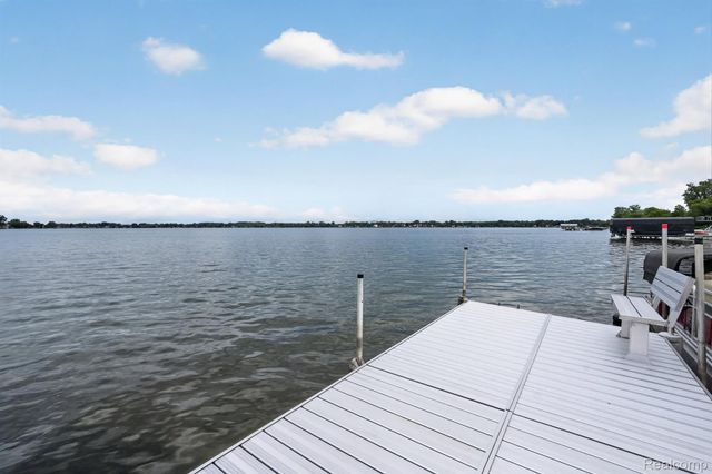 1127 South Lake Drive 117, Novi, MI 48377
