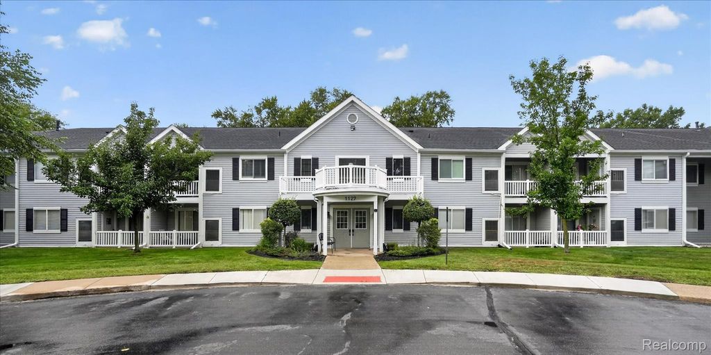 1127 South Lake Drive 117, Novi, MI 48377