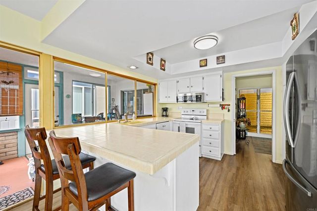 3808 Vista Campana S 11, Oceanside, CA 92057