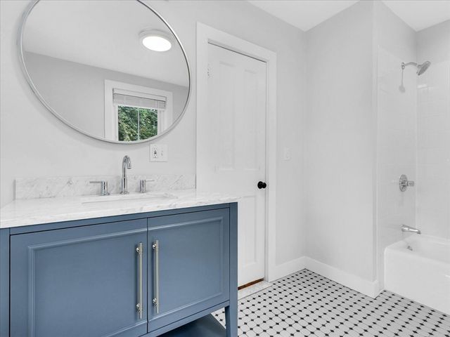 186 Main St, Wayland, MA 01778