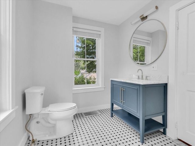 186 Main St, Wayland, MA 01778