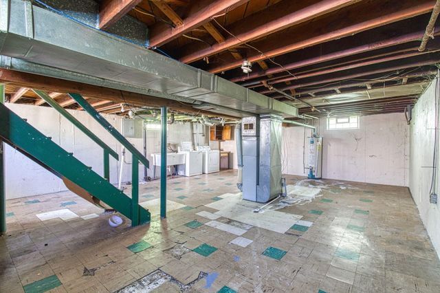 170 W Maxlow Avenue, Hazel Park, MI 48030