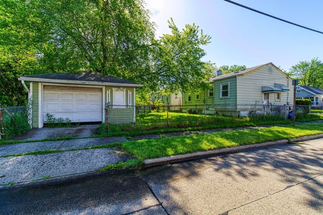 170 W Maxlow Avenue, Hazel Park, MI 48030