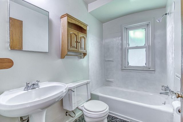 170 W Maxlow Avenue, Hazel Park, MI 48030