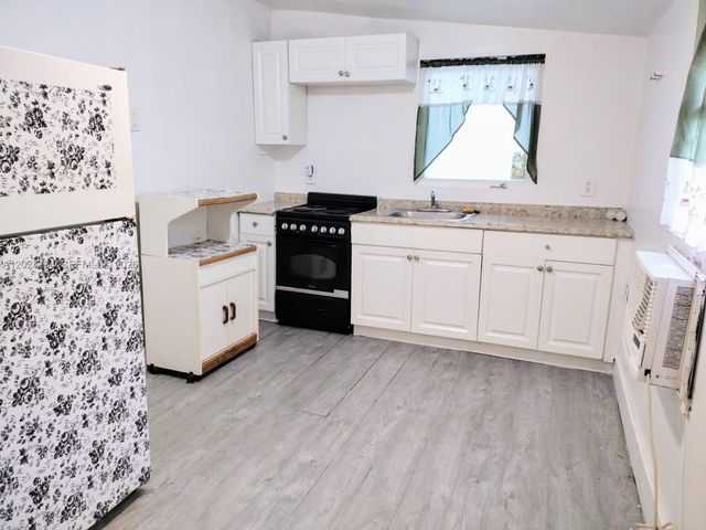 5647 NW 5th Ct B, Miami, FL 33127