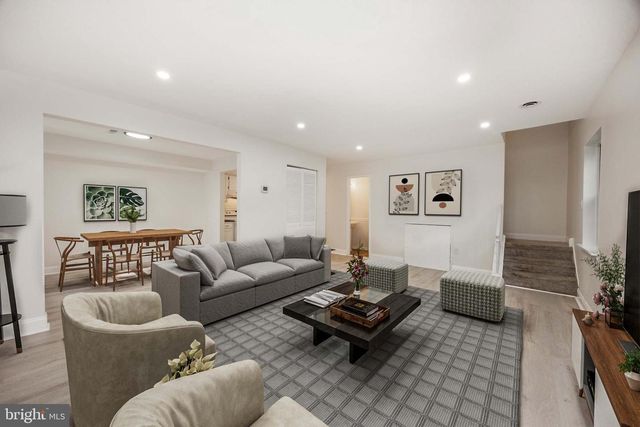 8 SAWMILL RUN #8, Norristown, PA 19401