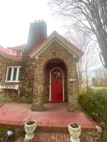 1404 W MAIN Street, Clarksville, TX 75426