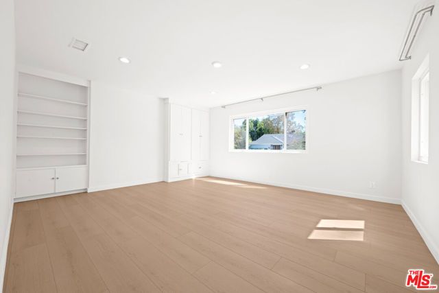 9717 Cisco Street, Los Angeles, CA 90034