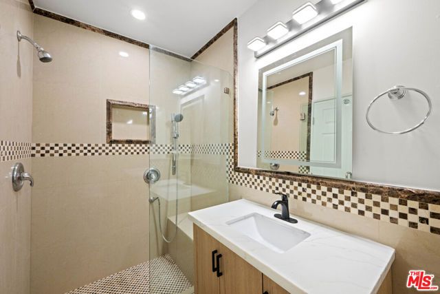 9717 Cisco Street, Los Angeles, CA 90034