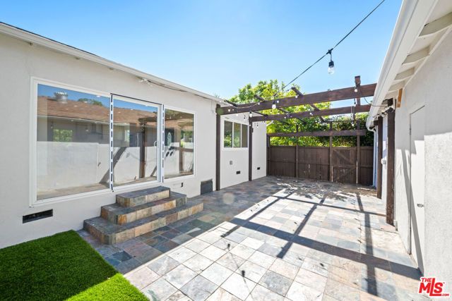 9717 Cisco Street, Los Angeles, CA 90034