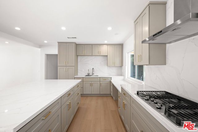9717 Cisco Street, Los Angeles, CA 90034