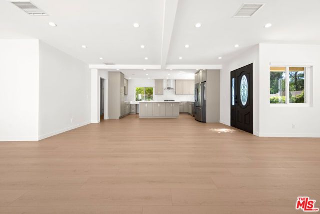 9717 Cisco Street, Los Angeles, CA 90034