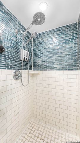 3510 N Flores, San Antonio, TX 78212