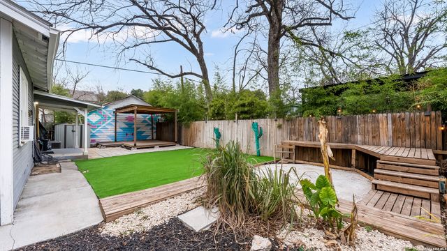 3510 N Flores, San Antonio, TX 78212