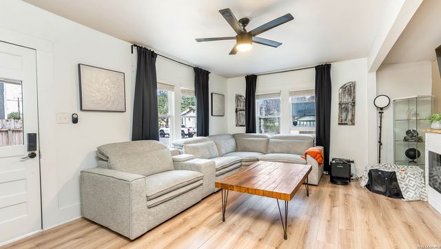 3510 N Flores, San Antonio, TX 78212