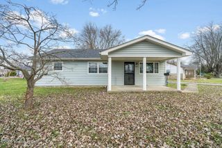 5007 Solona Dr, Louisville, KY 40272