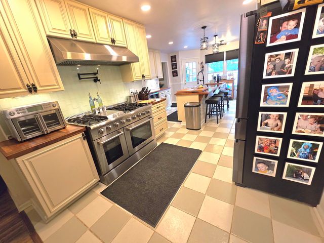 330 Stonecreek Place, Paducah, KY 42003