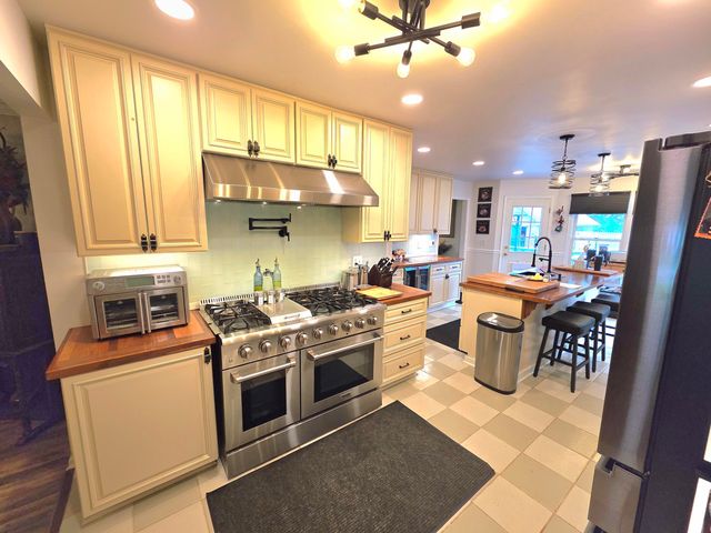 330 Stonecreek Place, Paducah, KY 42003