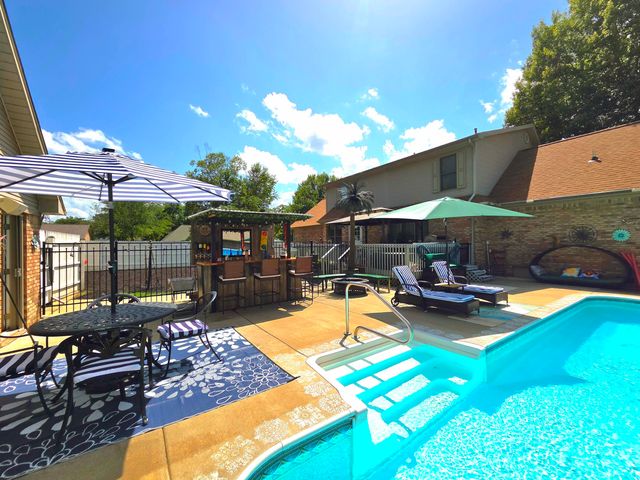 330 Stonecreek Place, Paducah, KY 42003