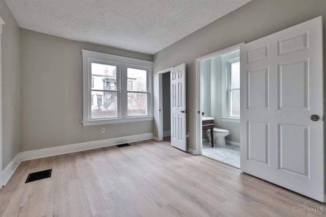 5807 Prentice Street, Cincinnati, OH 45227