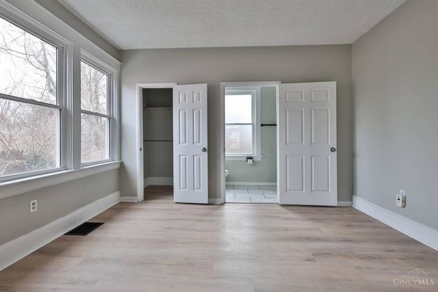 5807 Prentice Street, Cincinnati, OH 45227