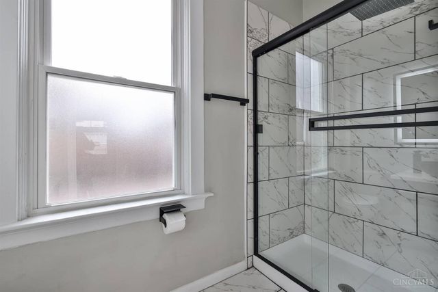 5807 Prentice Street, Cincinnati, OH 45227