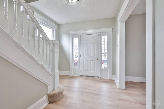 5807 Prentice Street, Cincinnati, OH 45227