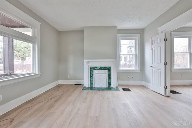 5807 Prentice Street, Cincinnati, OH 45227