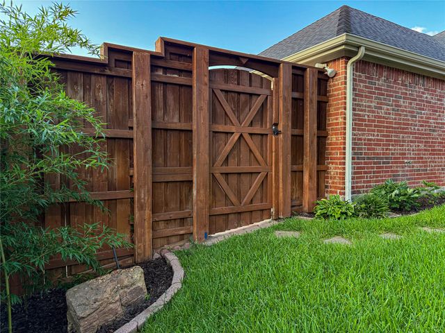 7201 Regency Court, Plano, TX 75024