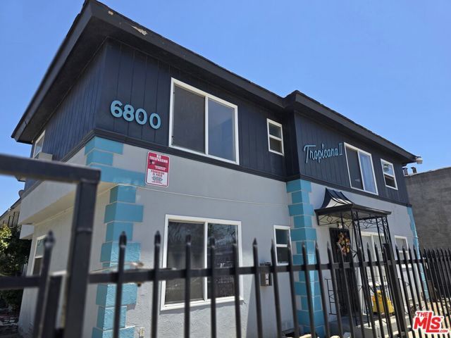 6800 West Boulevard, Los Angeles, CA 90043