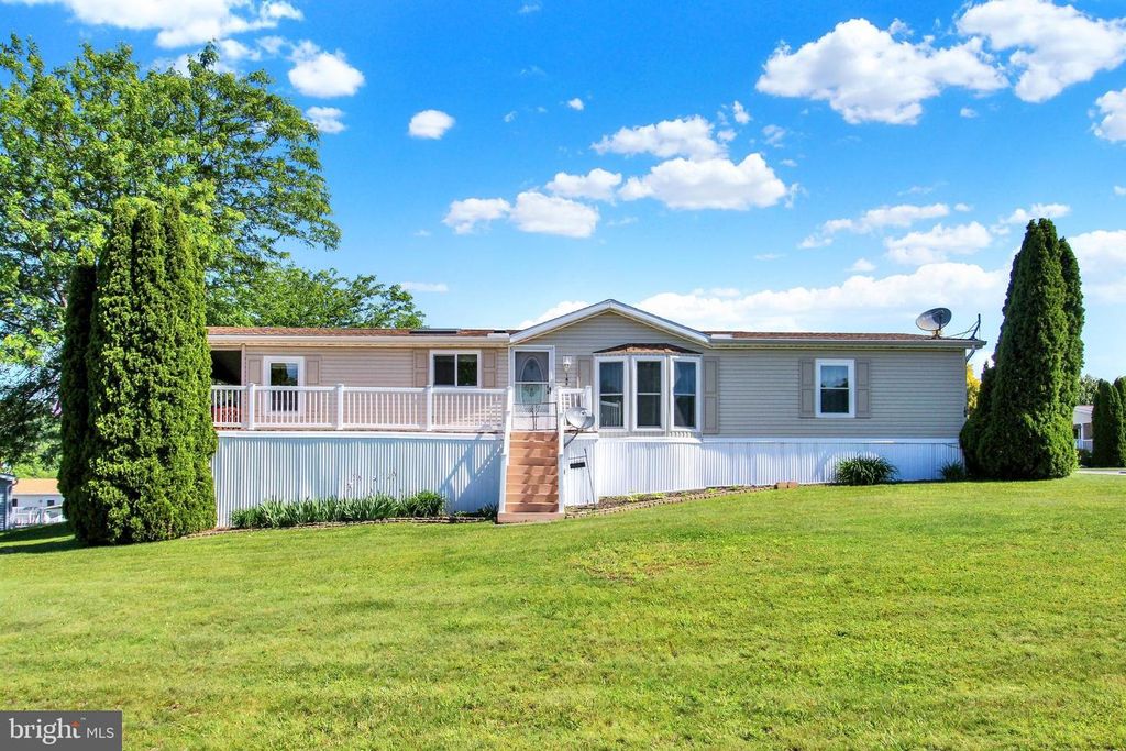 148 BROADWING DR, Hanover, PA 17331