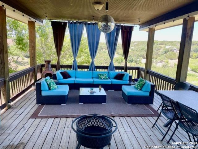 587 oak shores, Canyon Lake, TX 78133