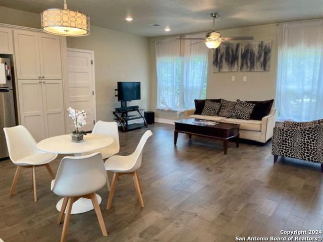 587 oak shores, Canyon Lake, TX 78133