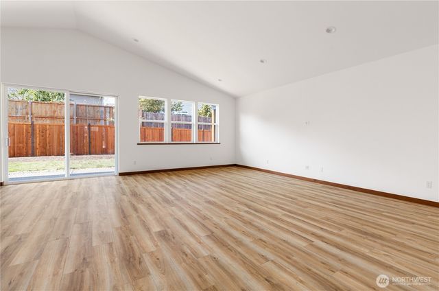 801 NW Shire Street, Oak Harbor, WA 98277