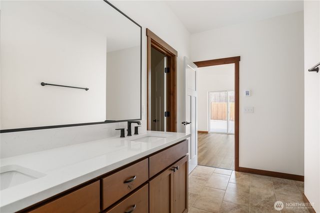 801 NW Shire Street, Oak Harbor, WA 98277