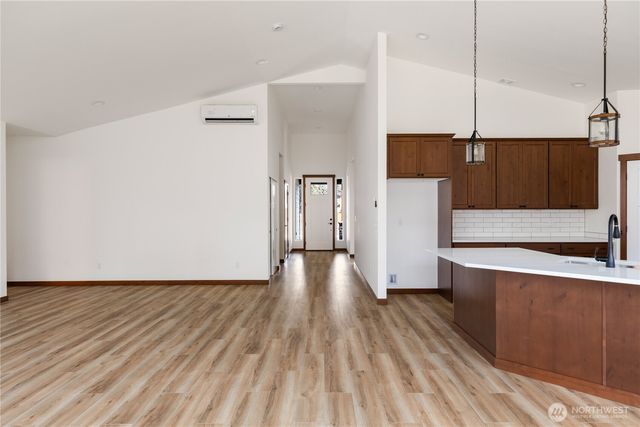 801 NW Shire Street, Oak Harbor, WA 98277