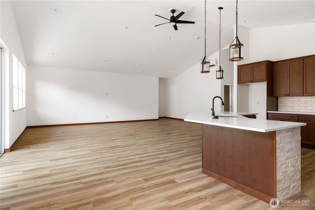 801 NW Shire Street, Oak Harbor, WA 98277