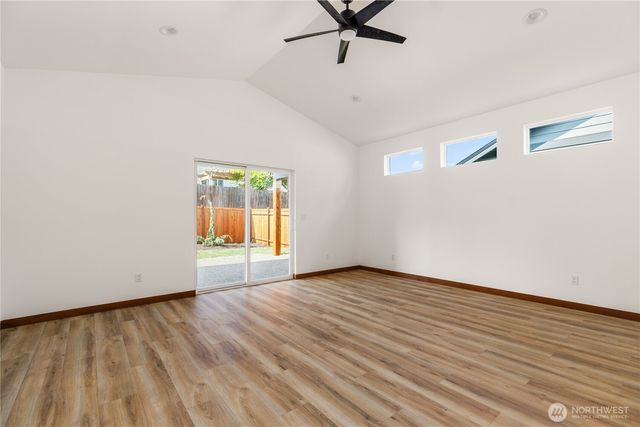 801 NW Shire Street, Oak Harbor, WA 98277