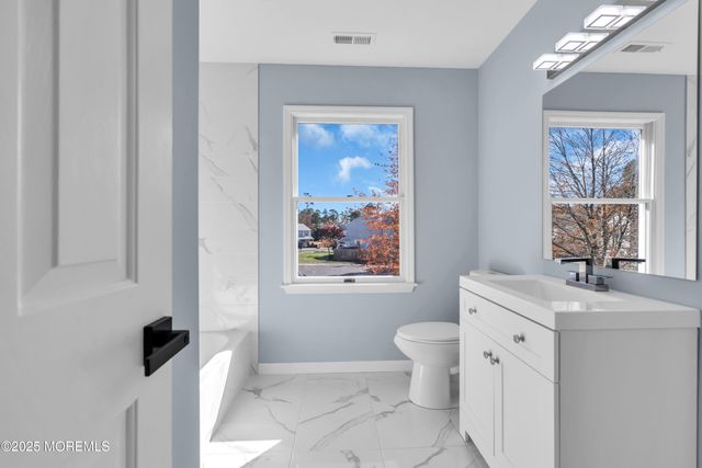 132 Holly Court, Little Egg Harbor, NJ 08087