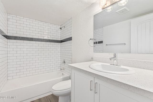 2539 N 48TH Street, Phoenix, AZ 85008