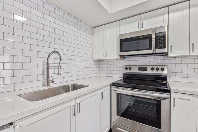 2539 N 48TH Street, Phoenix, AZ 85008