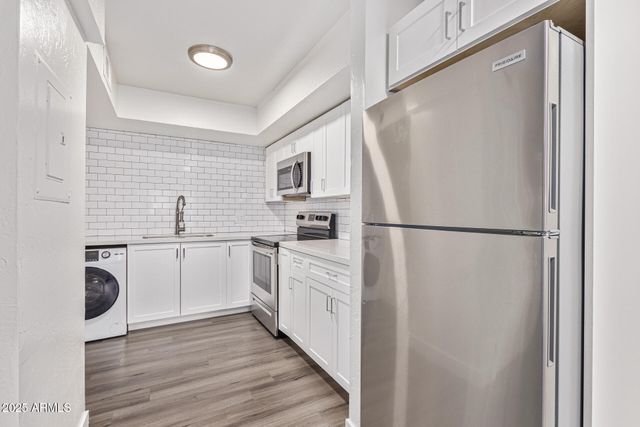 2539 N 48TH Street, Phoenix, AZ 85008