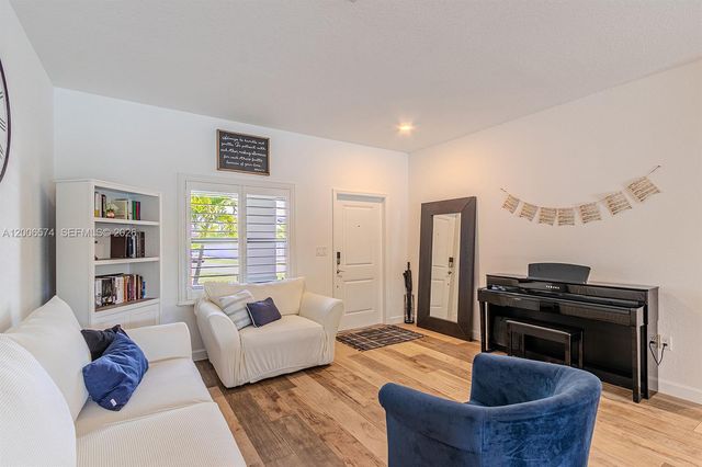 13680 SW 191st Ter, Miami, FL 33177